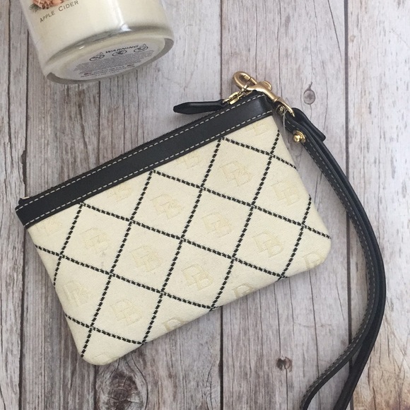 Dooney & Bourke Handbags - Vintage Dooney & Bourke Wristlet
